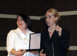 Füruzan her zaman genç, güzel ve dinamik(di)