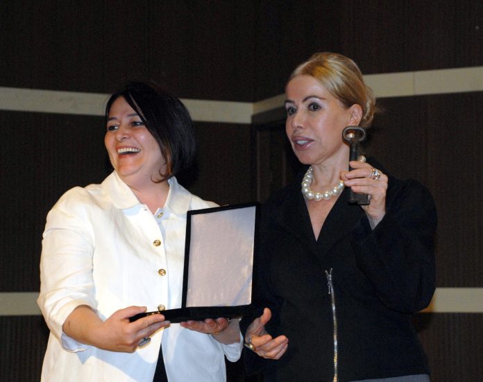 Füruzan her zaman genç, güzel ve dinamik(di)