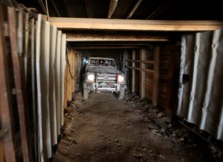 Tünelin karanlığında kaybolmak