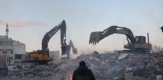 Depremin kalıntıları: Yeni bir ahlak mümkün mü?