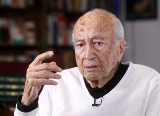 Hıfzı Topuz – Cumhuriyet’le yaşıt bir çınar devrildi