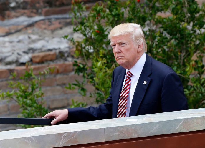 AA-12078868 Donald Trump