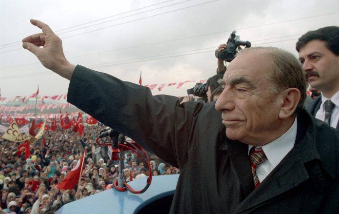 Alparslan türkeş