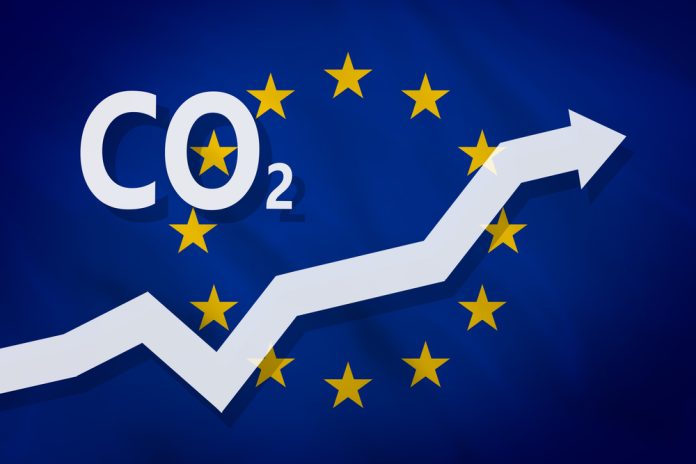Graph,Of,Rising,Carbon,Dioxide,Levels,In,Europe.,Air,Pollution. Karbon vergisi kapıda: Ne yapmalı?