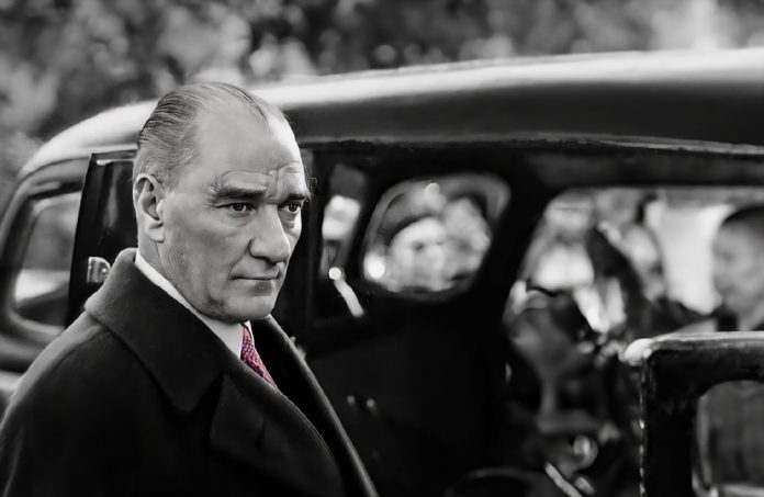 Atatürk'ün düşünce yapısı ve entelektüel birikimi cumhuriyeti nasıl şekillendirdi?
