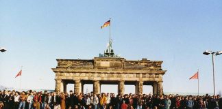 Berlin Duvarı: 34 yıl sonra pürüzsüz coğrafyadan duvarların dünyasına