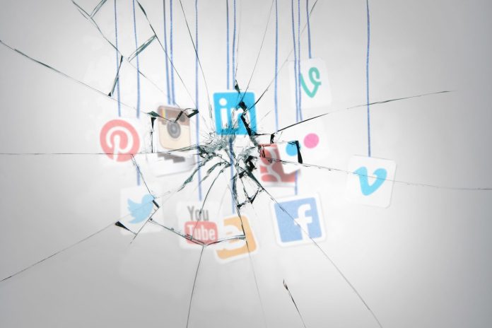 shutterstock_2uu15542051-scaled Sosyal medya